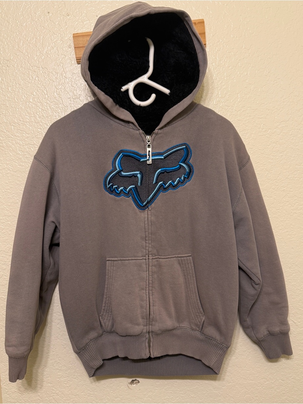 Vintage Y2K Fur Lined Gray Fox Racing Zip Up Hoodie Youth large